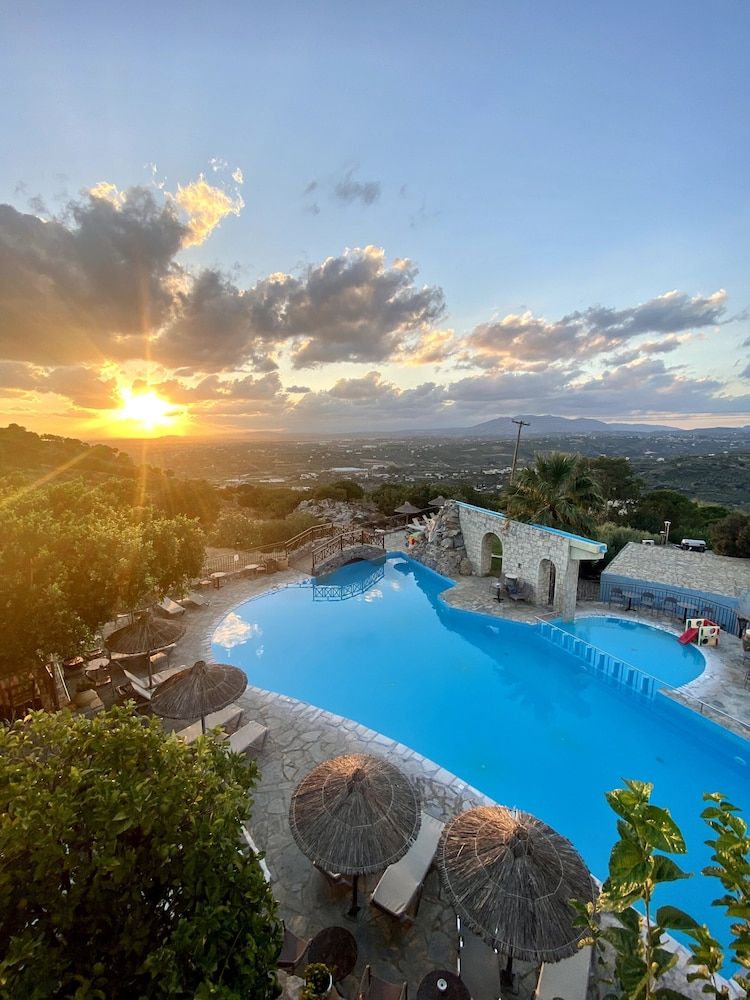 Biarritz - Heraklion - Arolithos Traditional Village Hotel - Heraklion