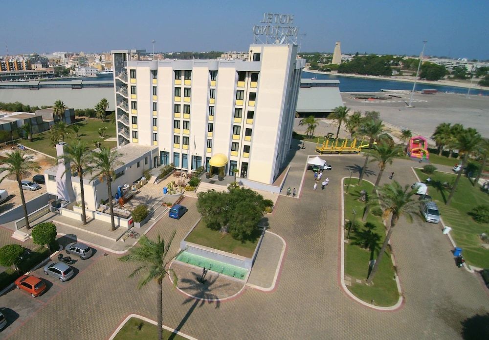 Lyon - Brindisi - Best Western Hotel Nettuno - Brindisi
