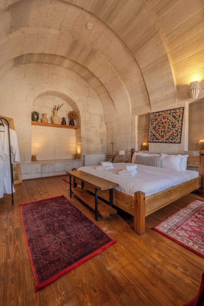 Lyon - Cappadocia - Valinor Cappadocia - Cappadocia