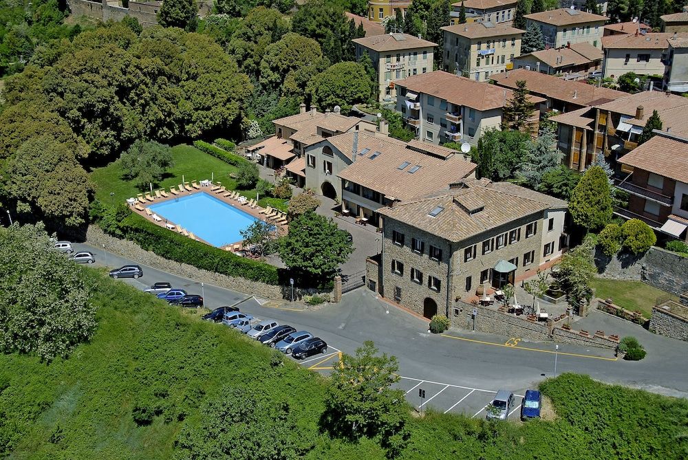 Paris - Volterra - Villa Nencini - Volterra