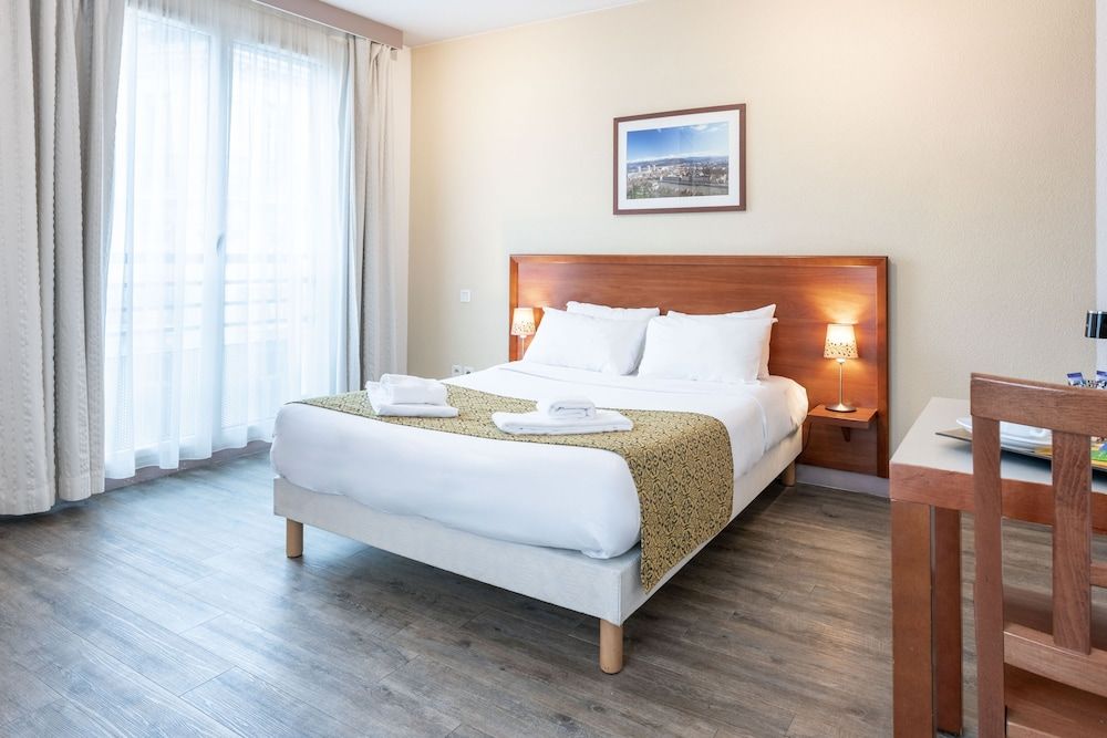 Paris - Grenoble - Residhotel Grenette - Grenoble
