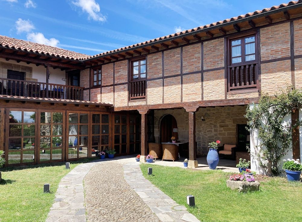 Paris - Cantabrie, Espagne - Posada La Casona de Los Güelitos - Cantabrie, Espagne