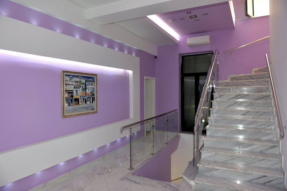 Paris - Berat - Hotel & Restaurant White City - Berat
