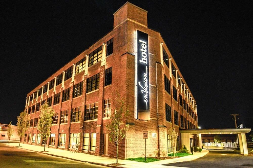 Paris - Boston (MA) - enVision Hotel Boston Everett - Boston (MA)