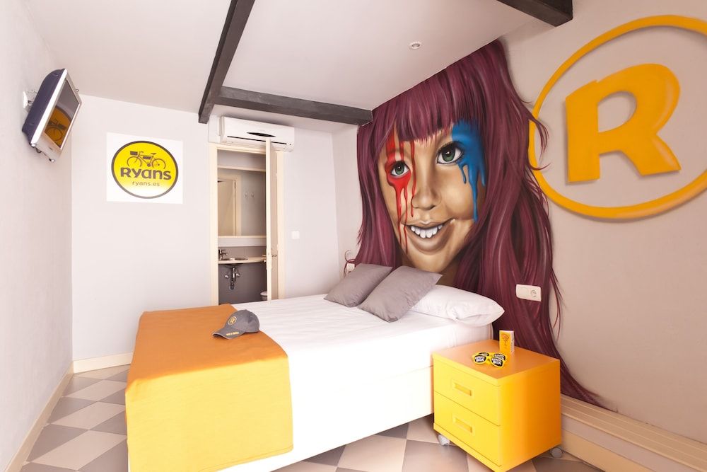 Montpellier - Ville d'Ibiza, Ibiza - Ryans Budget - Ville d'Ibiza, Ibiza