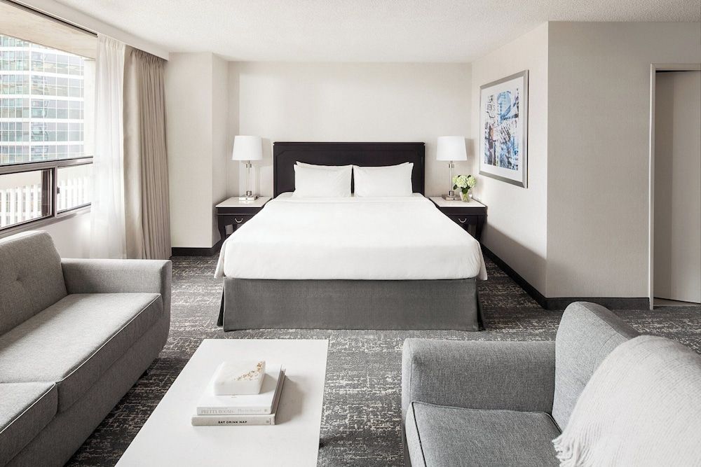 Paris - Toronto - Chelsea Hotel Toronto - Toronto
