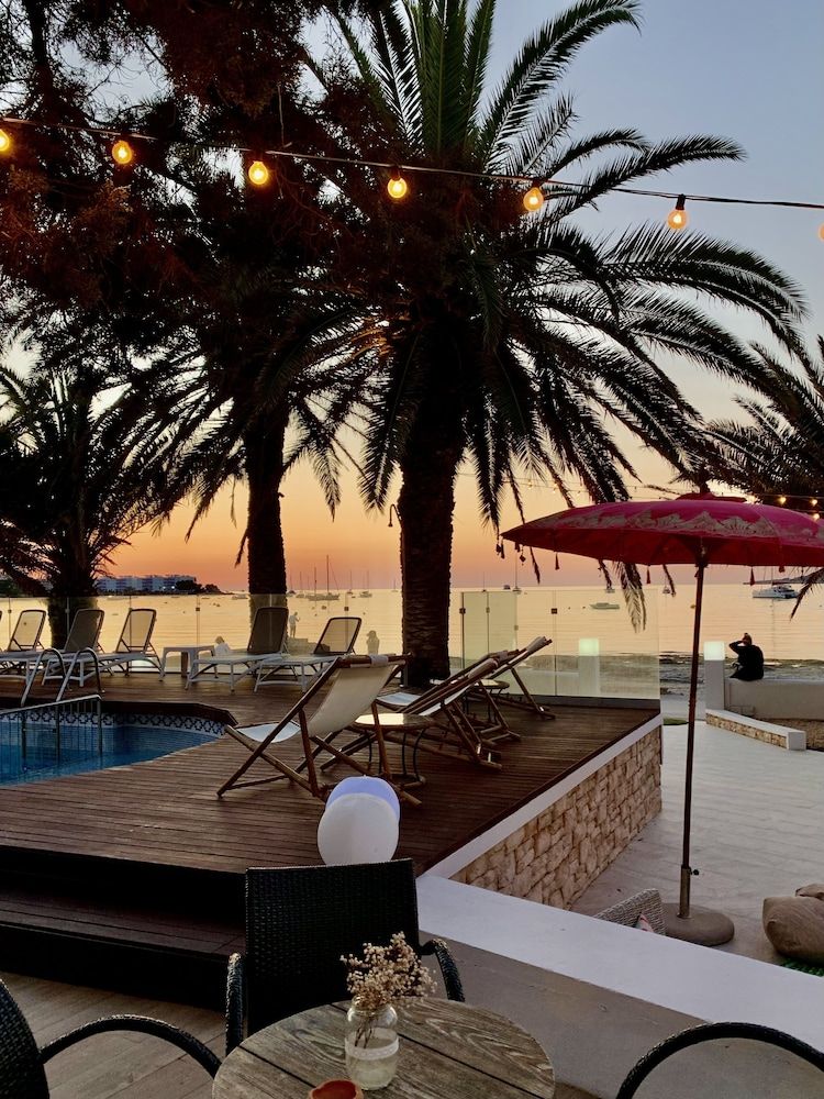 Montpellier - San Antonio de Portmany, Ibiza - Hotel Tagomago - San Antonio de Portmany, Ibiza