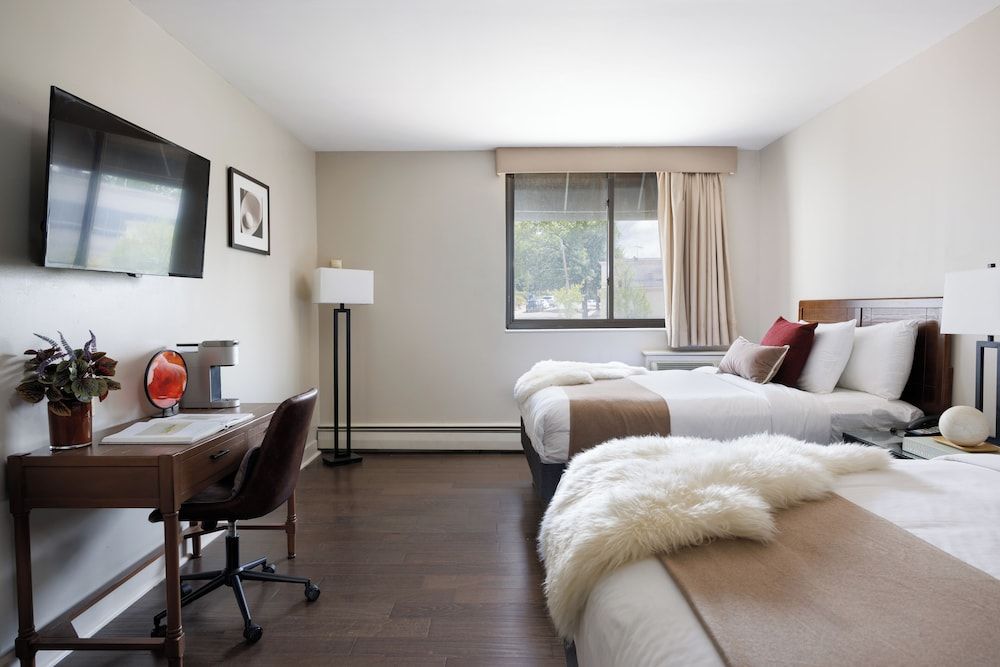 Paris - Queens - The Andrew Hotel - Queens