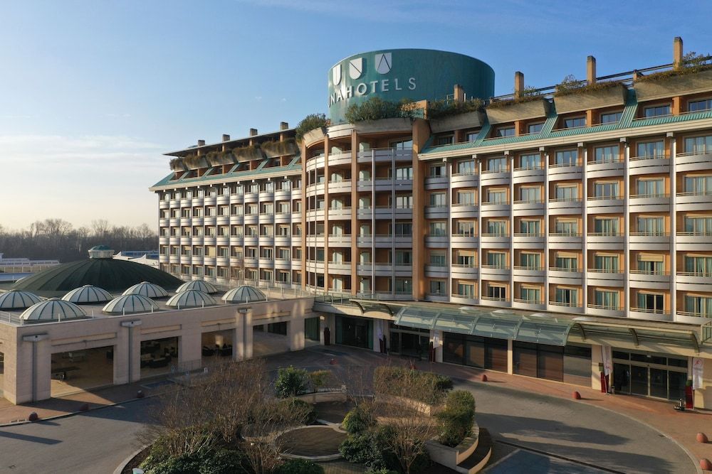 Paris - Milan - UNA Hotels Expo Fiera Milano - Milan
