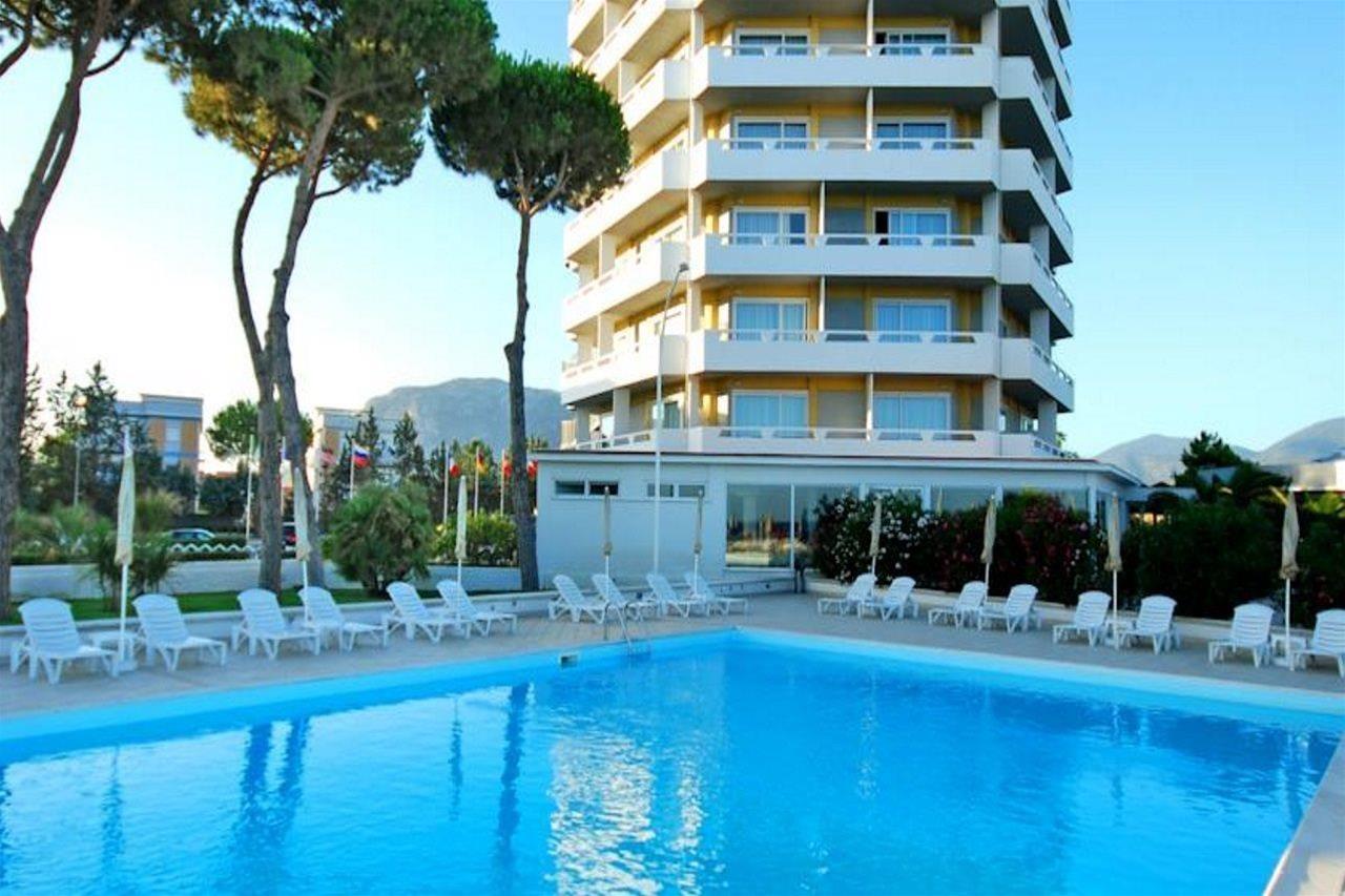 Lyon - Terracina - Torre Del Sole - Terracina