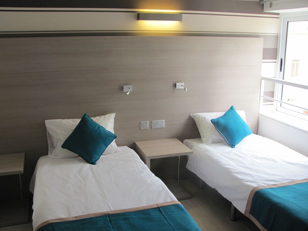 Toulouse - St. Julianʼs - Day's Inn Hotel and Residence - St. Julianʼs
