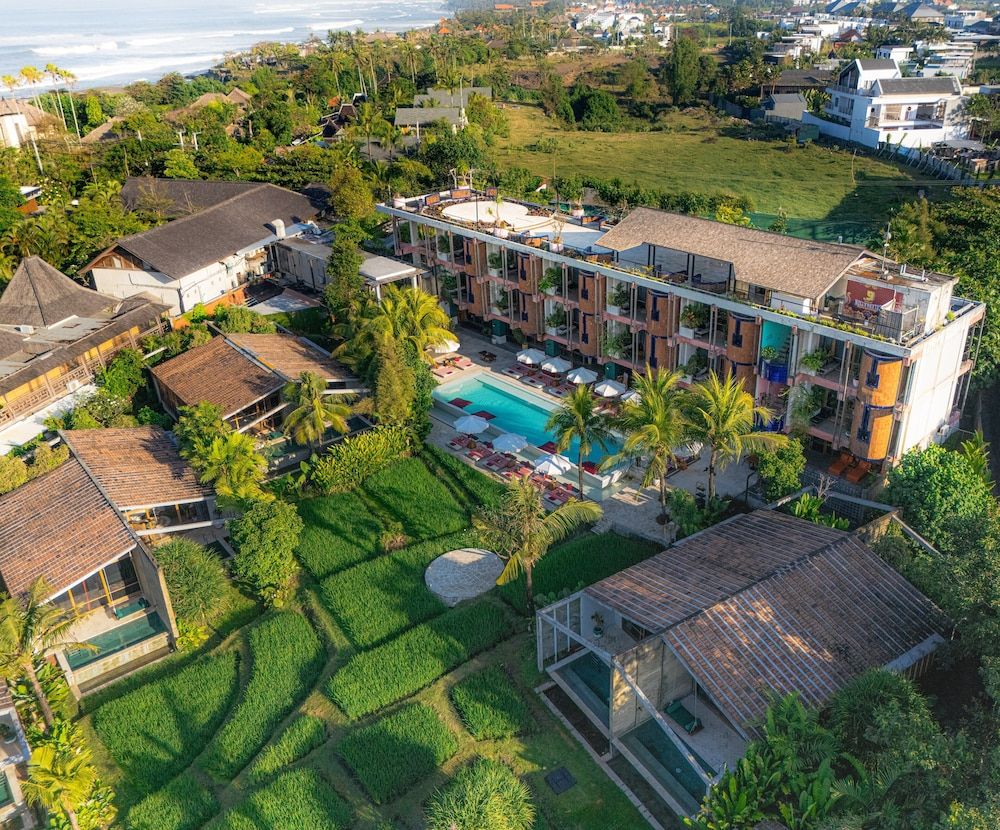 Paris - Legian - Shore Amora Canggu - Legian