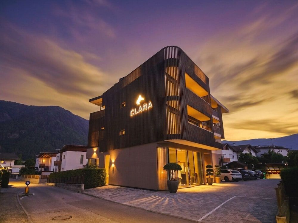 Paris - Brunico - B&B Boutiquehotel Clara - Brunico