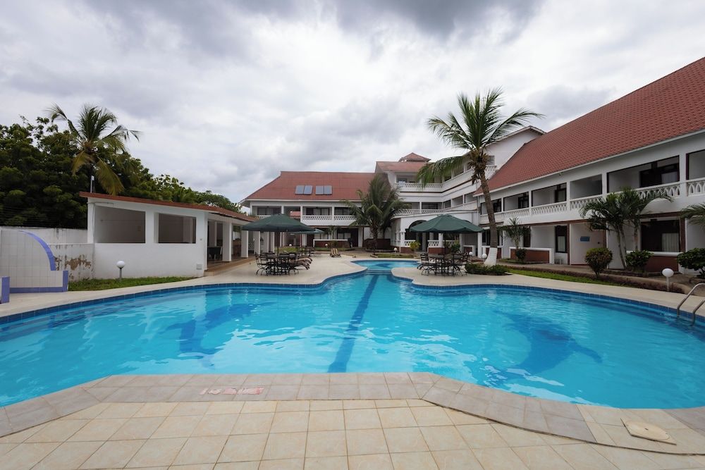 Paris - Ukunda - The Safiya Hotel - Ukunda