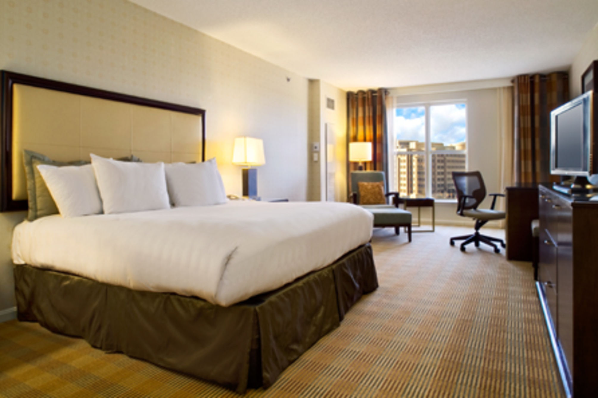 Hilton Alexandria Old Town 2