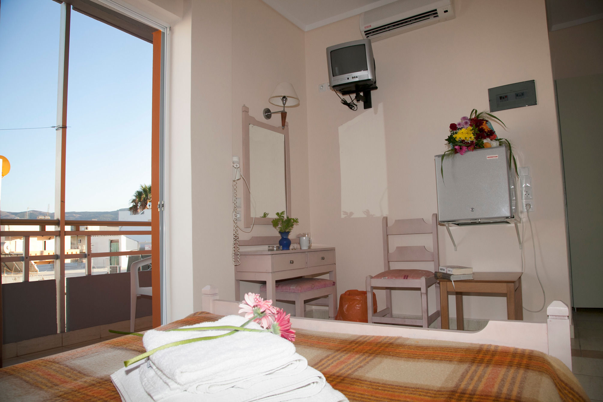 Theonia Hotel 2