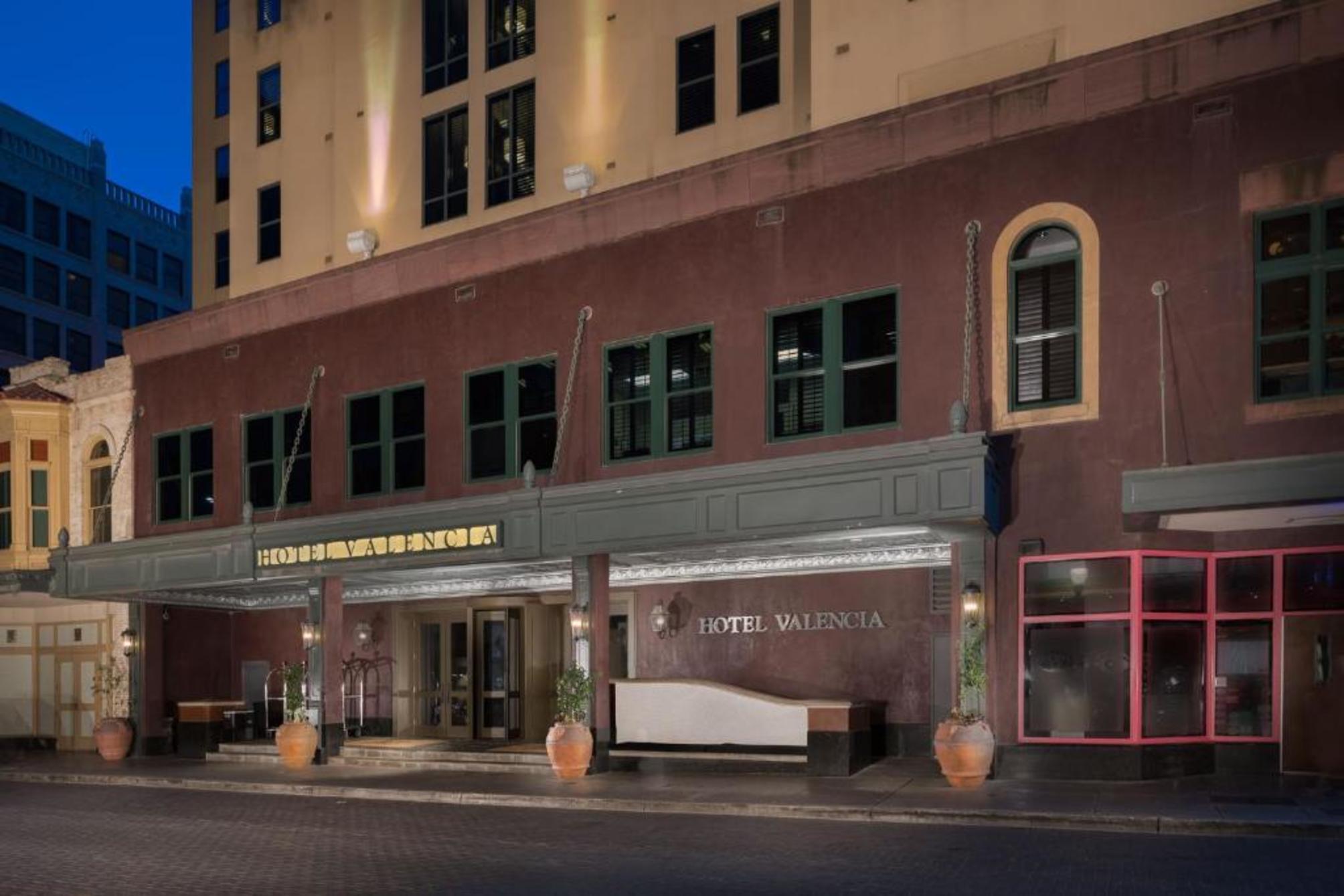 Hotel Valencia Riverwalk 1