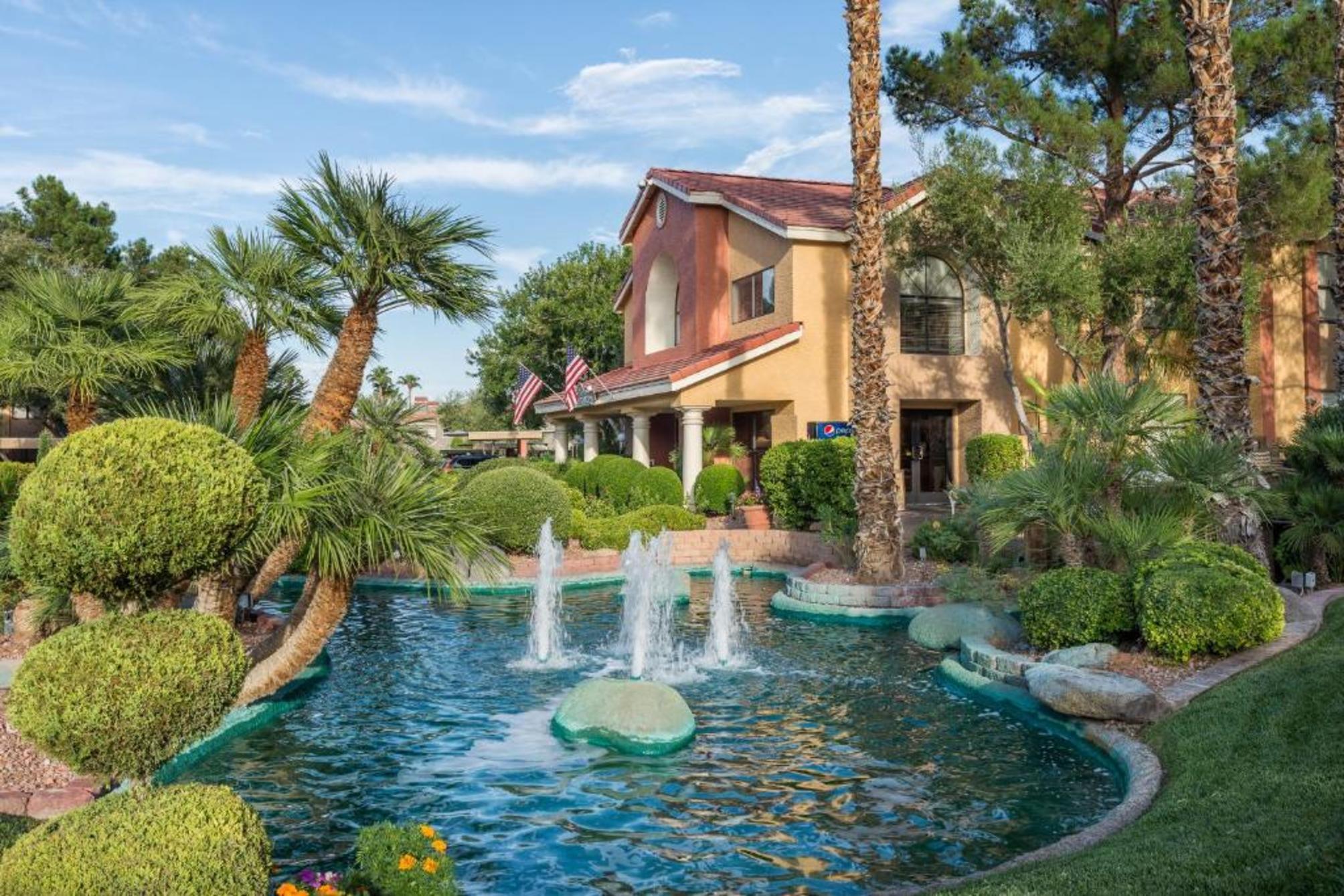 Westgate Flamingo Bay Resort 1