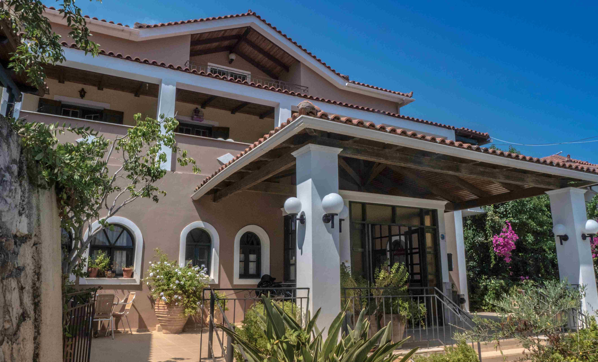 Krinas Hotel 2