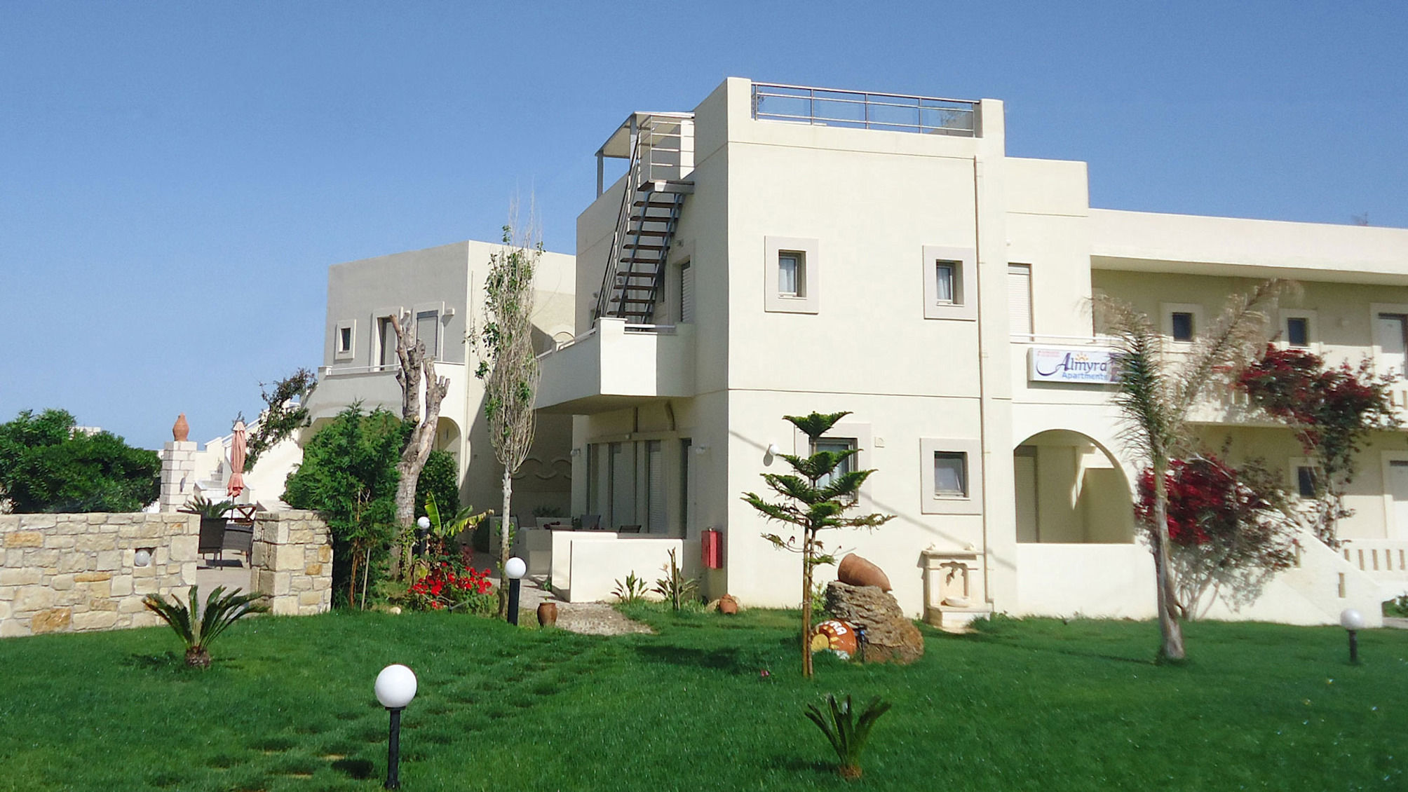Almyra Apartments & Suites 2