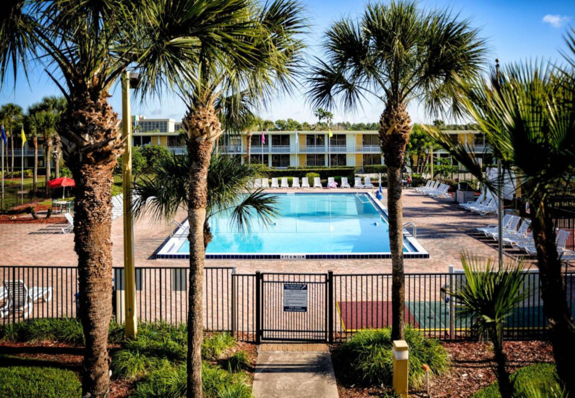 Seralago Hotel and Suites 1