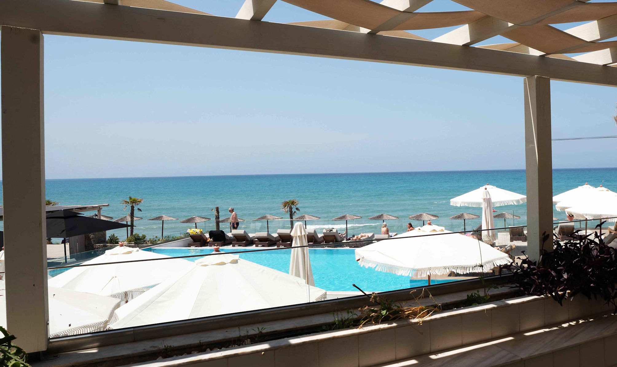 Standard chambre double avec vue latérale sur la mer