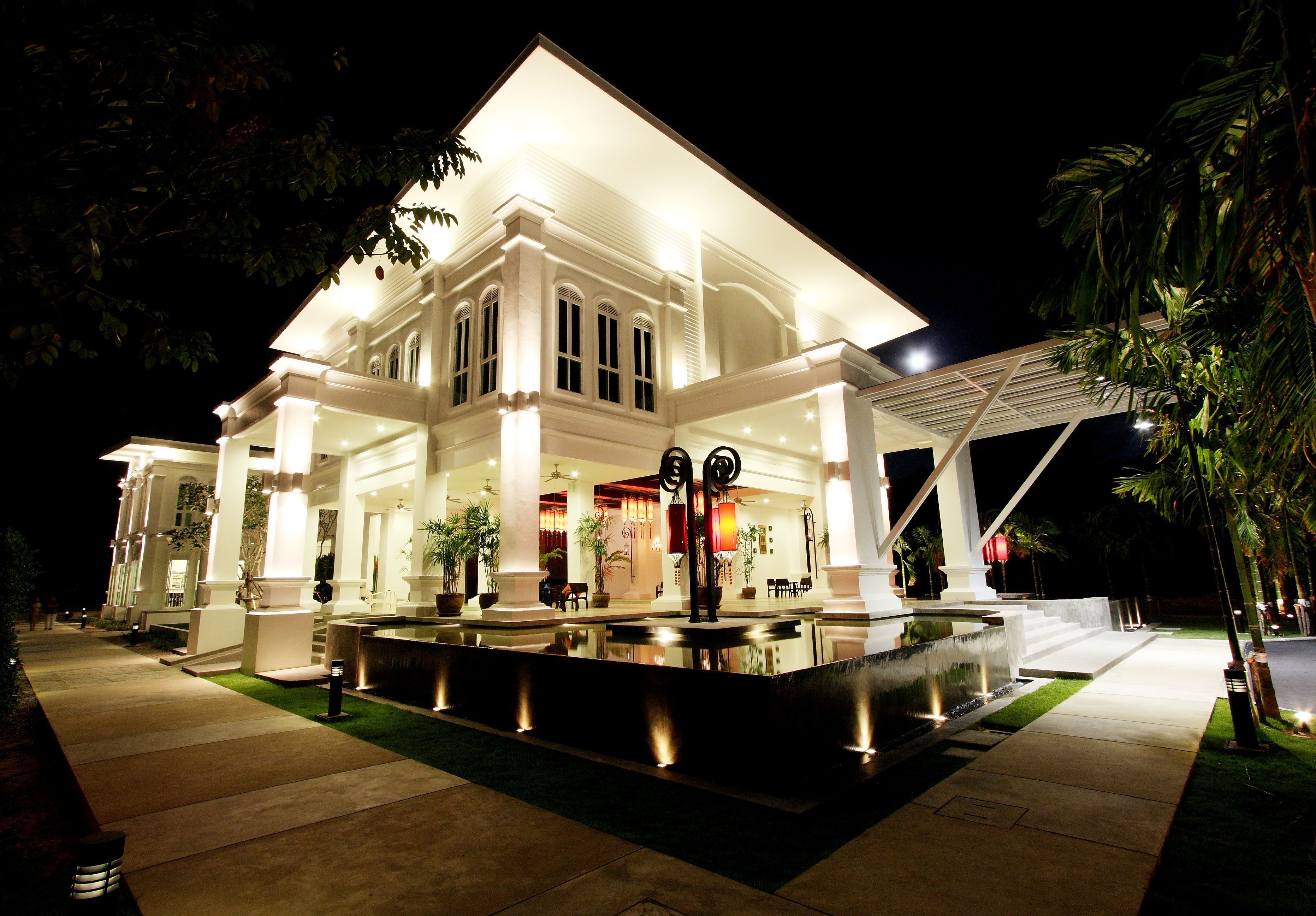 The Old Phuket - Karon Beach Resort 1