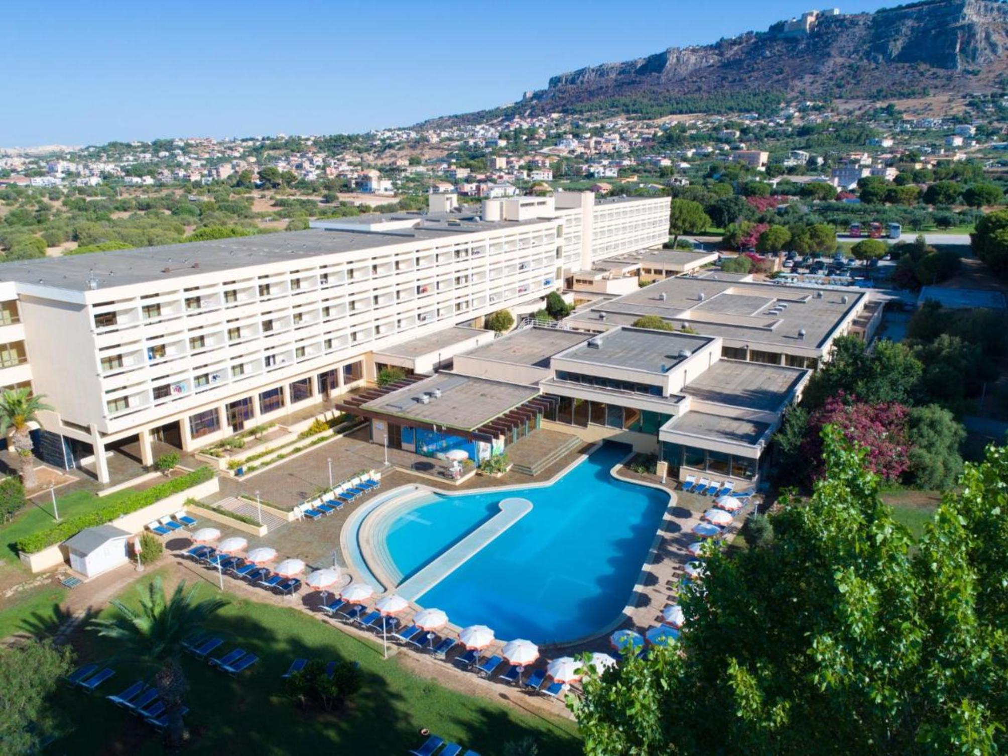 MClub Lipari 2