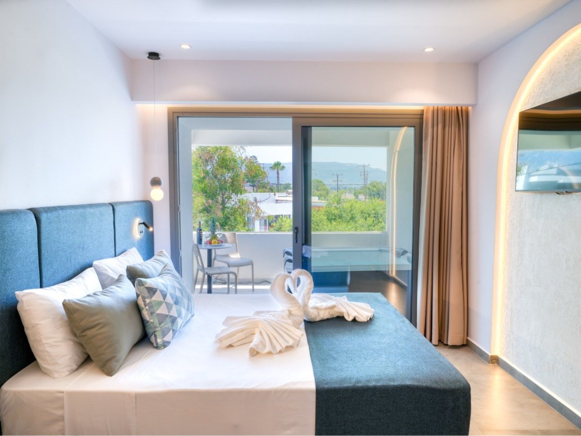 Deluxe Double Room with Outdoor Jacuzzi