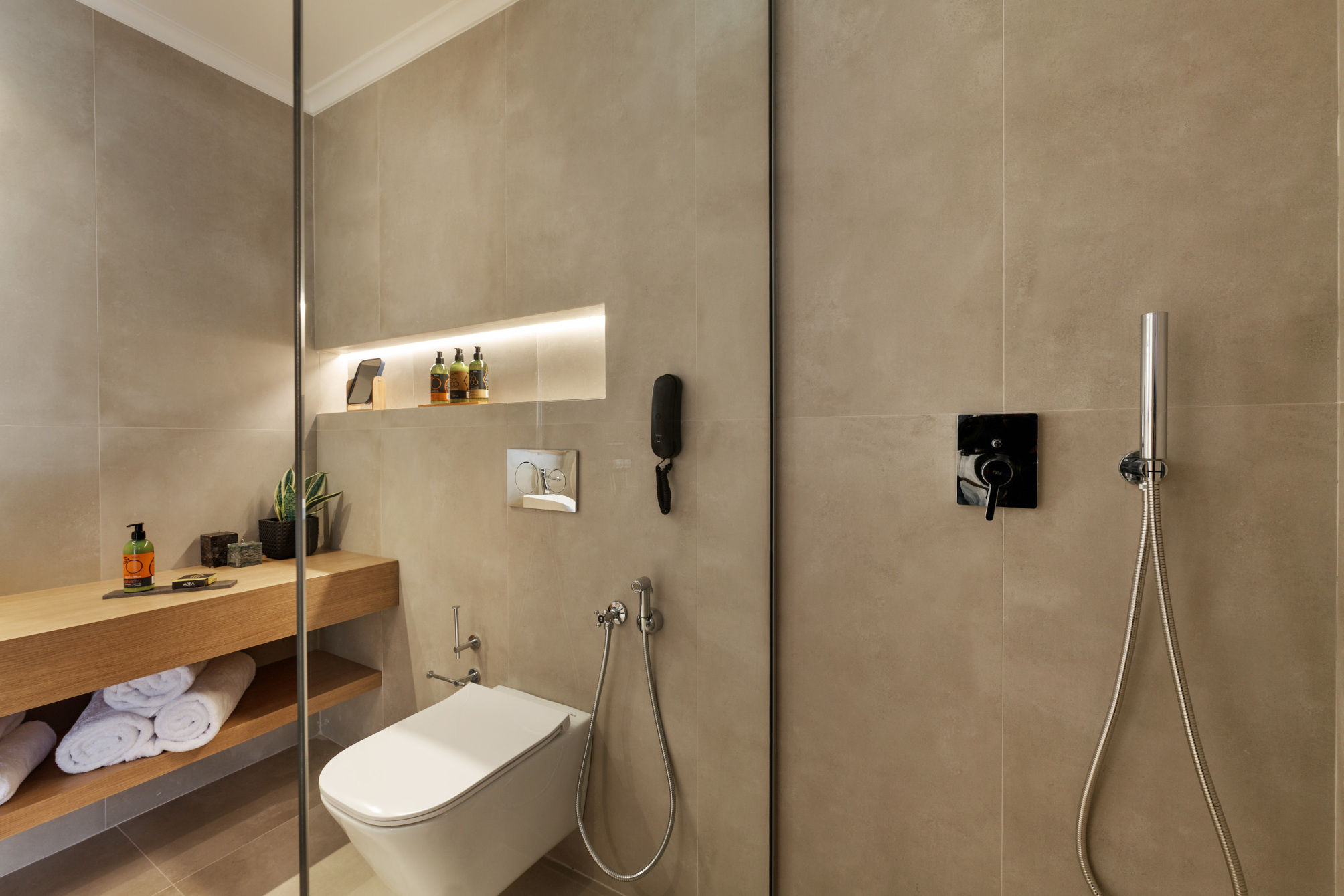 Quarto duplo, vista para a piscina