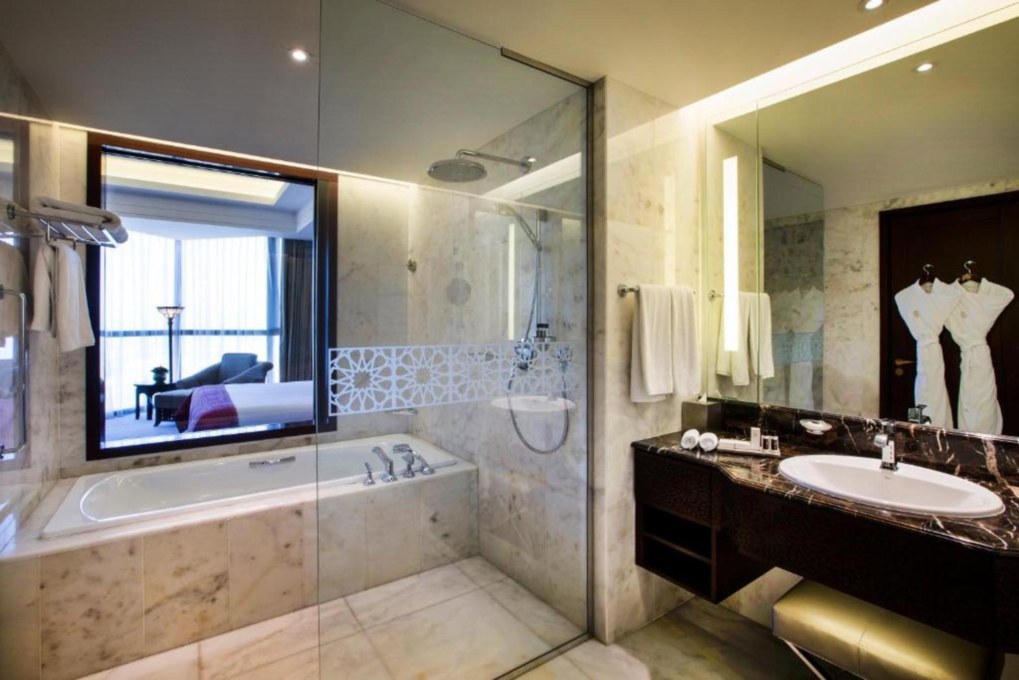 Bab Al Qasr Hotel and Residences 1