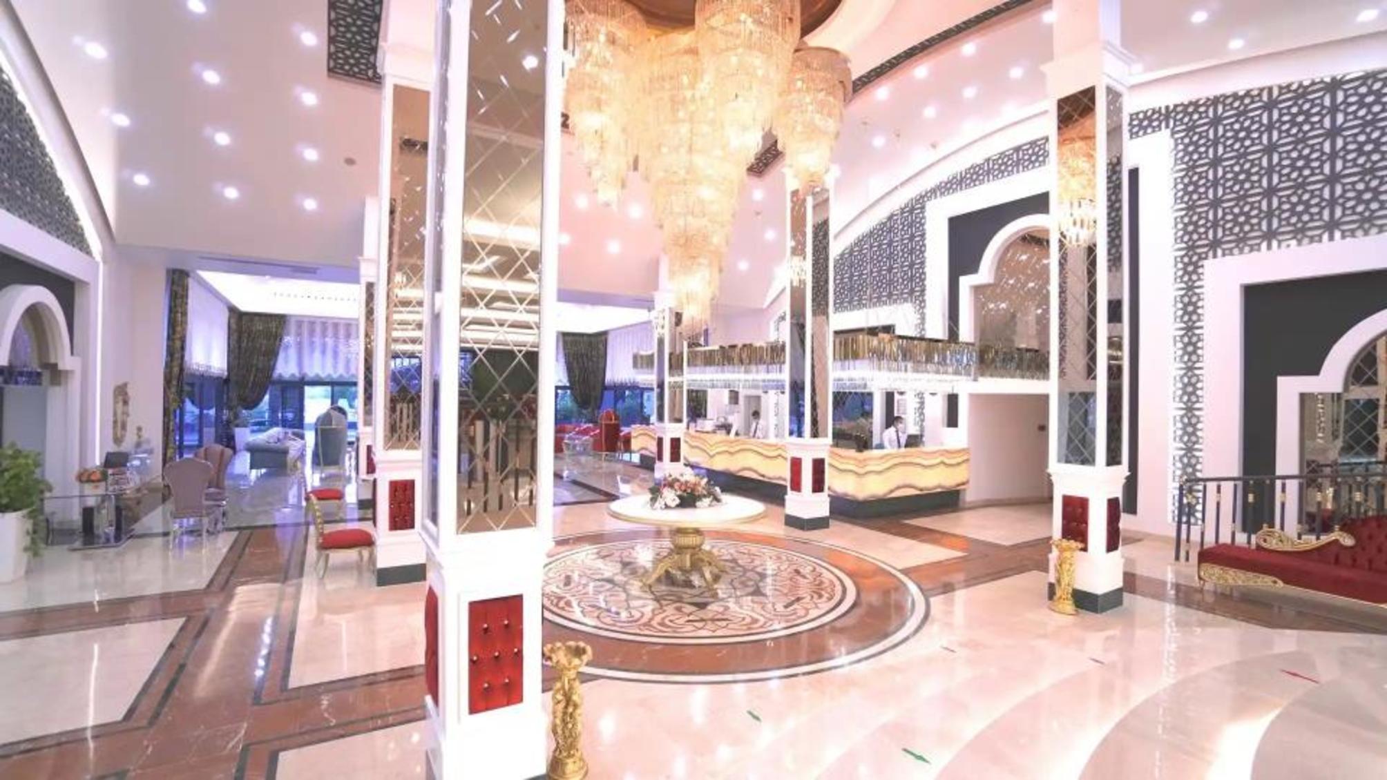 Dream World Palace 1