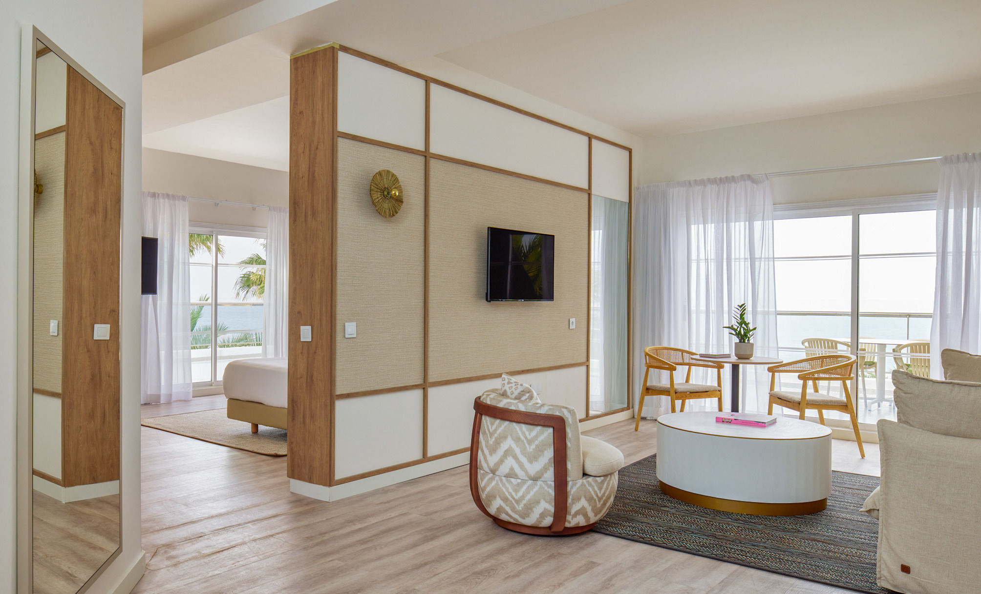 The Level Suite Frontal Sea View
