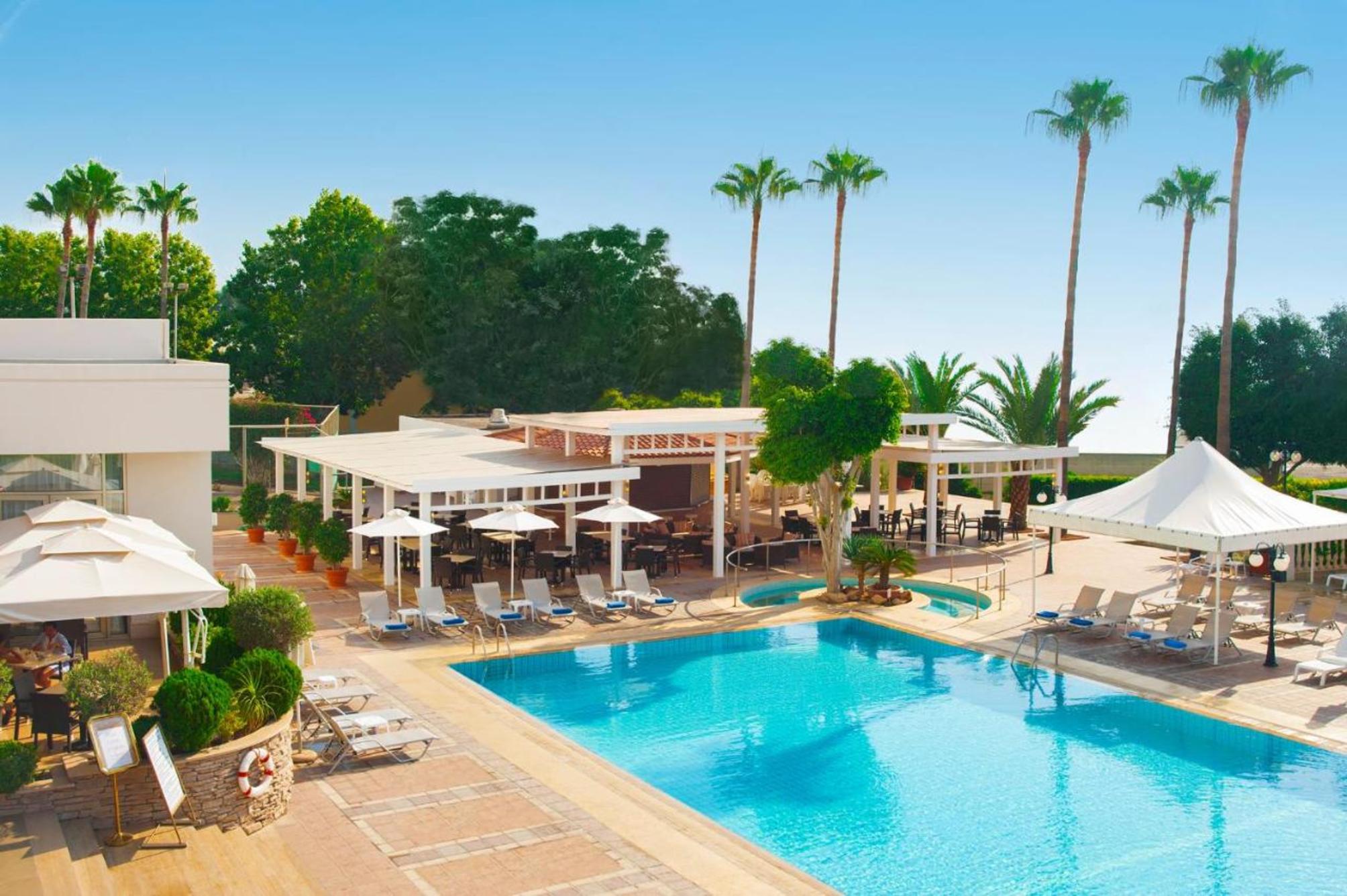 Ajax Hotel 2