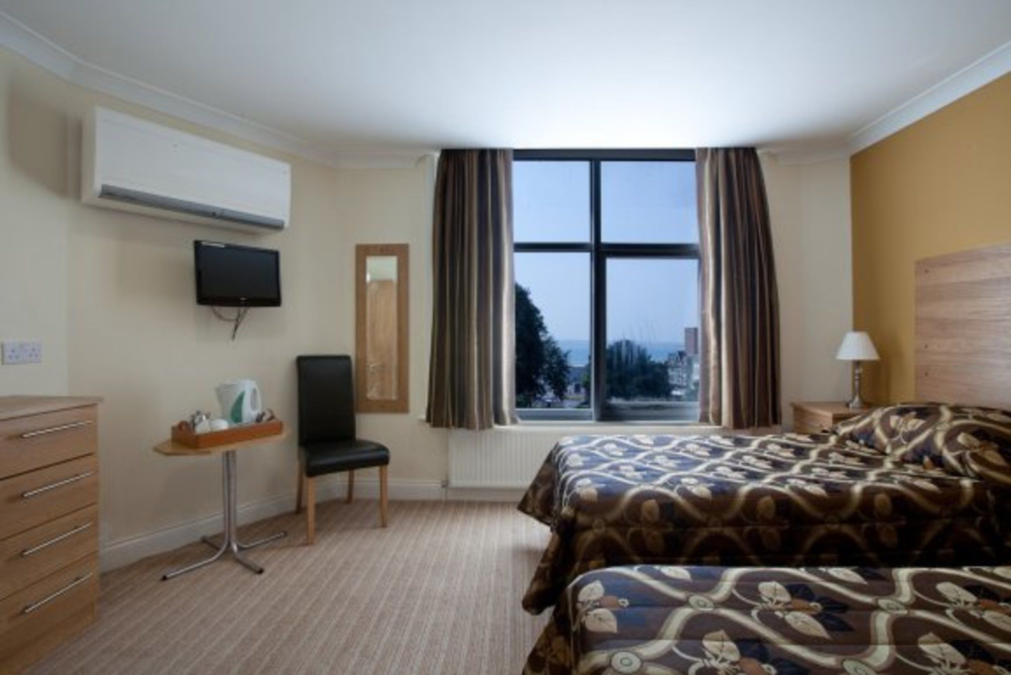 Russel Court Hotel Bournemouth Central 2