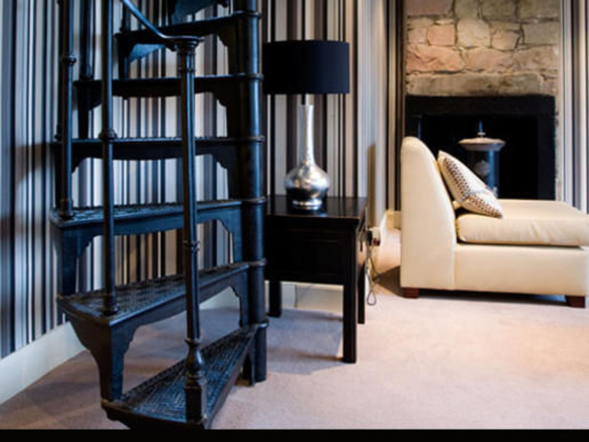 JOIVY Royal Mile Studio in Prime Location 1