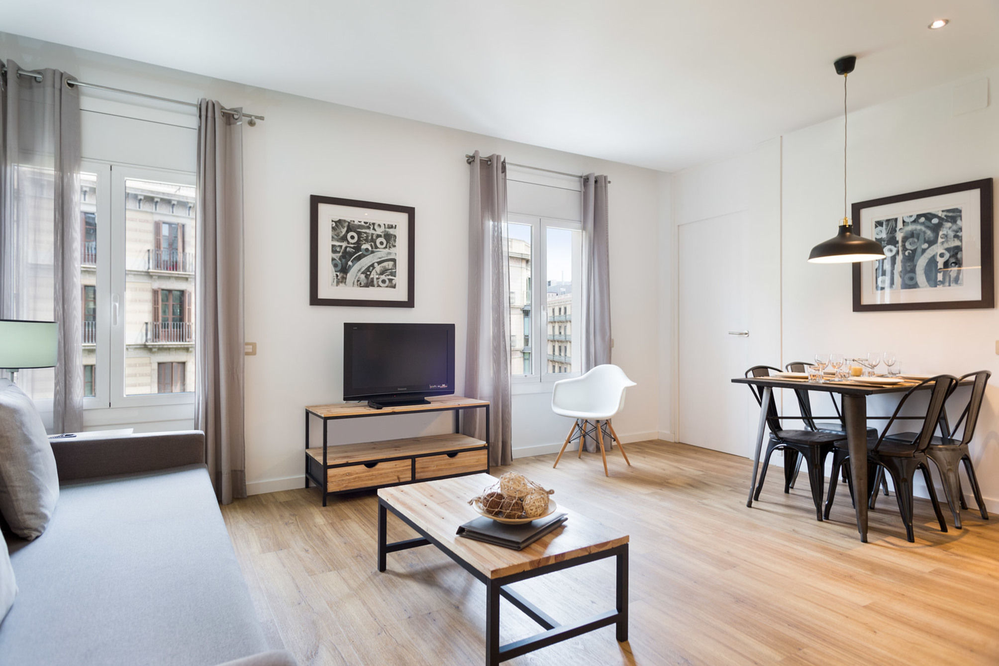 Amister Apartments 1