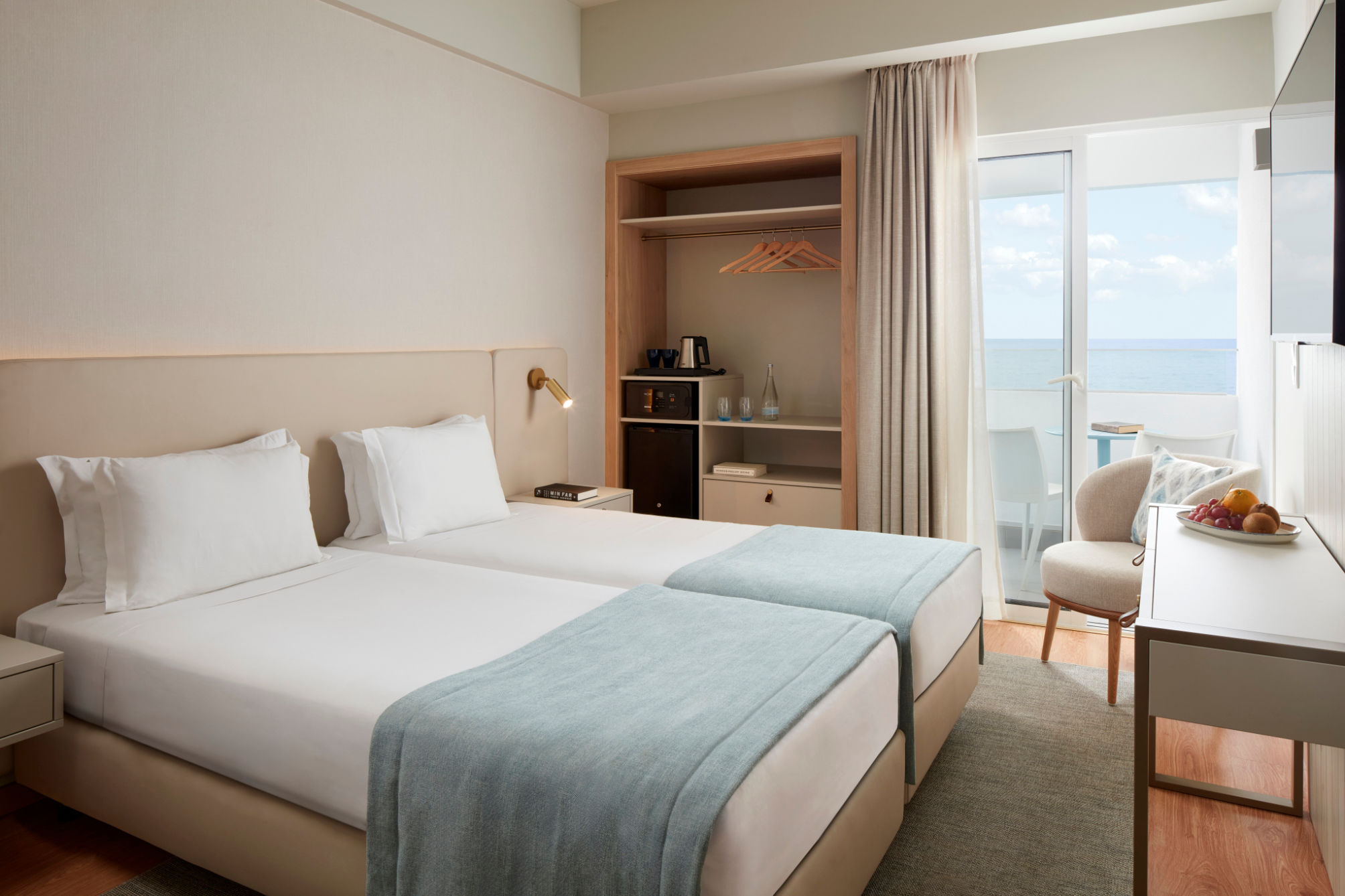 Double Sea View High
