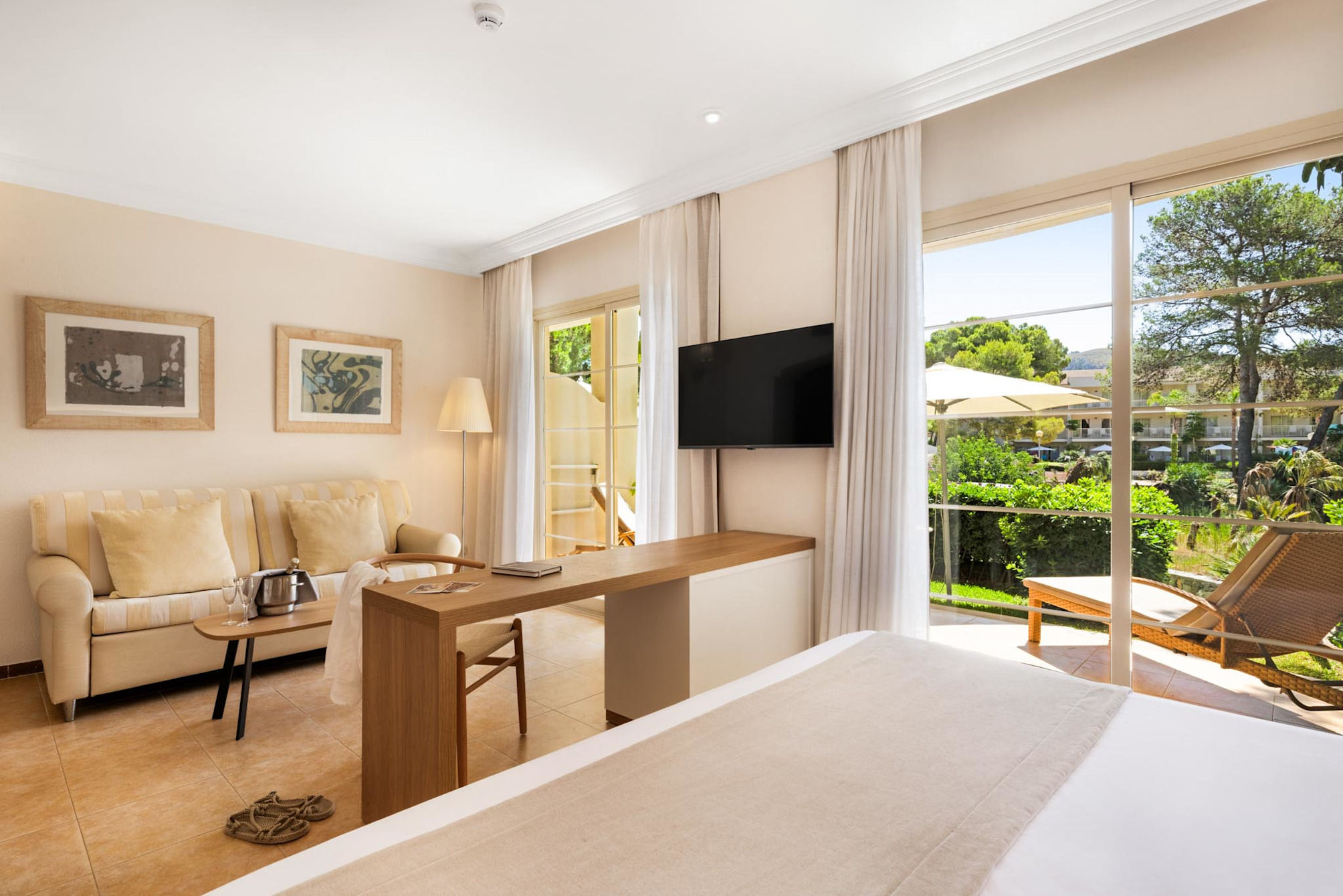 Junior suite with garden