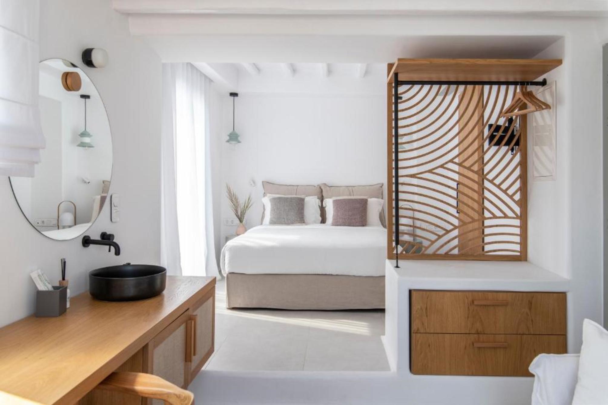 Adorno Beach Hotel and Suites 2
