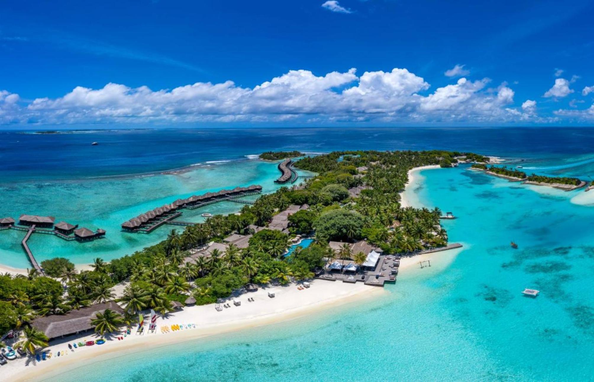 Sheraton Maldives Full Moon Resort & Spa 1