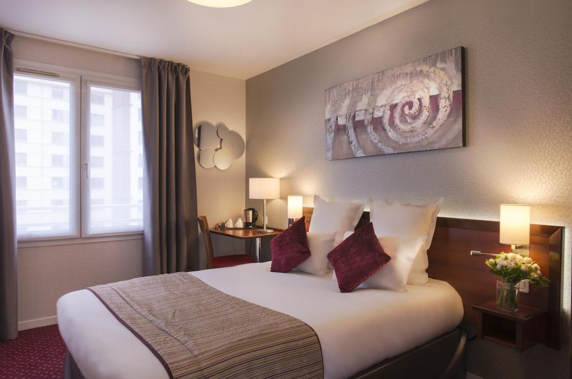 Hotel Izzy 1
