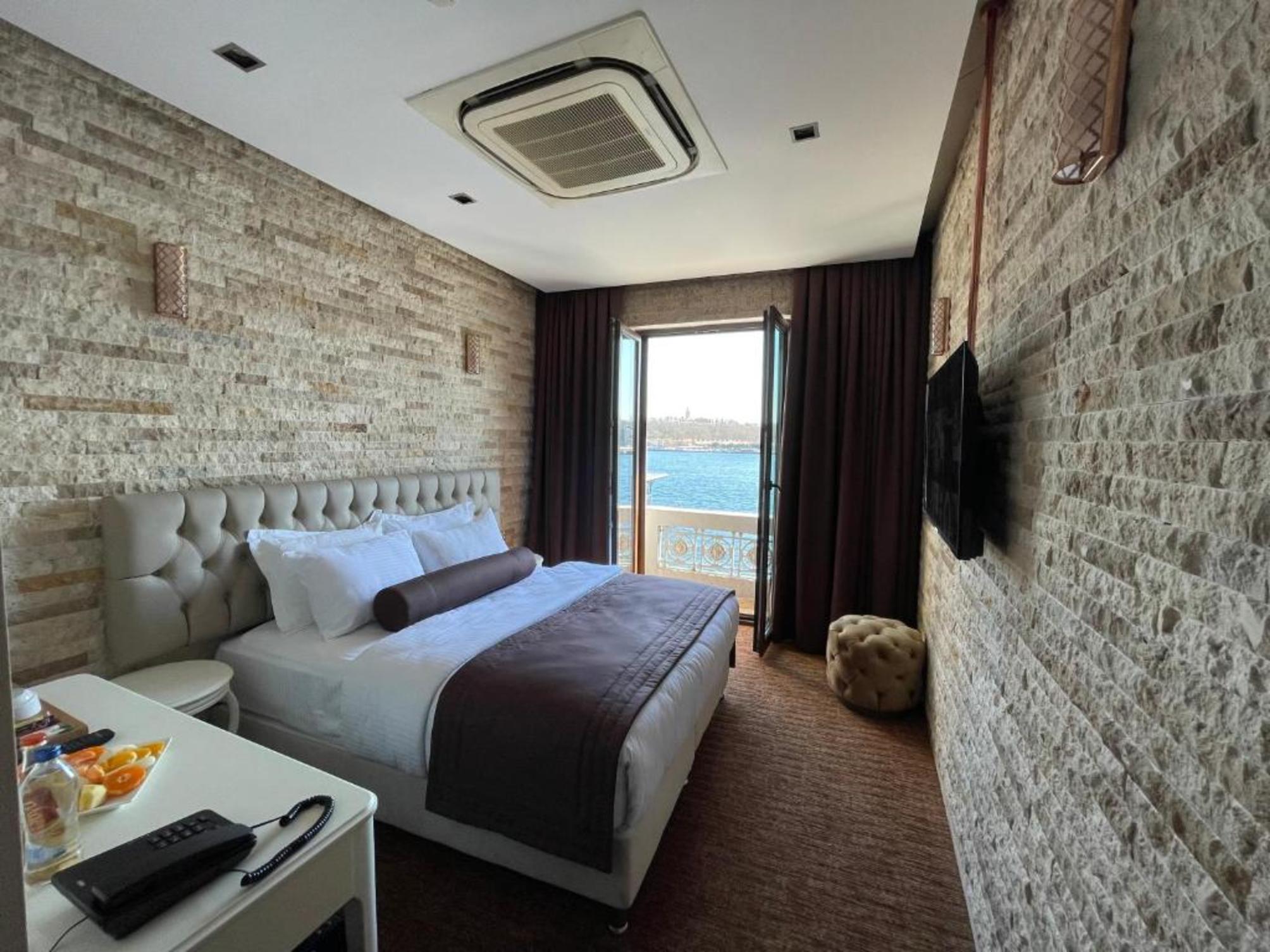 Weingart Seaside Hotel 1