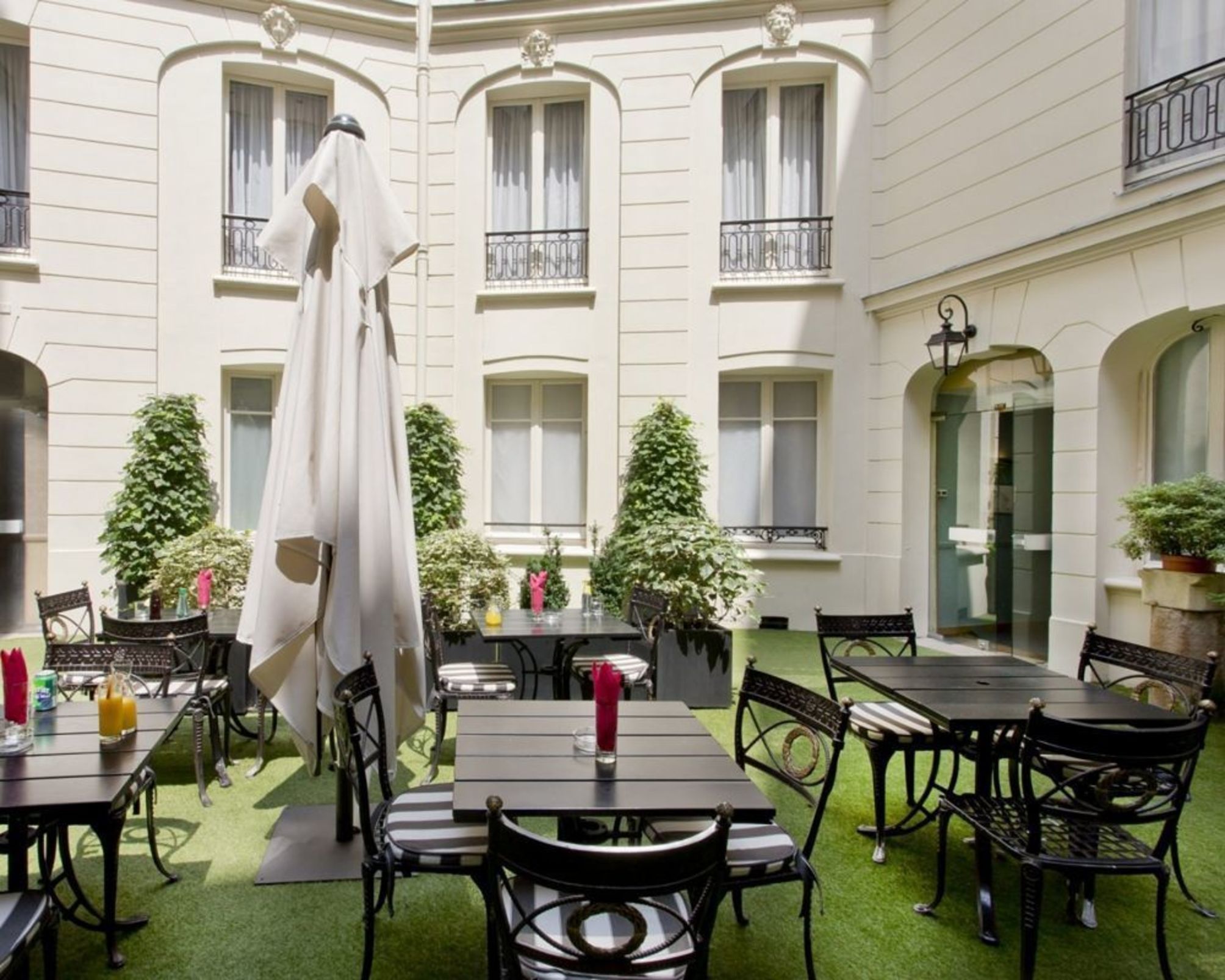 Elysees Apartments 1