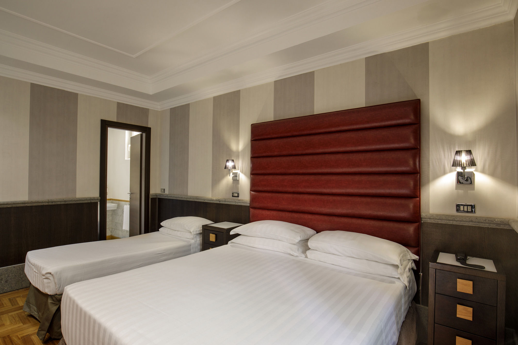 Contemporary Triple Room