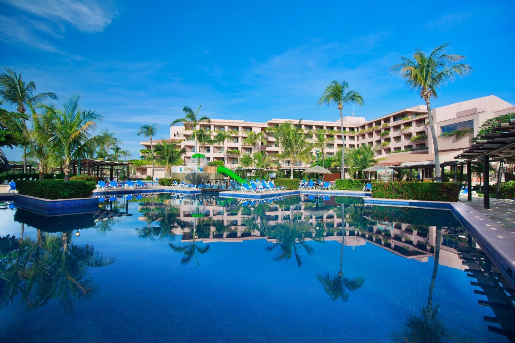 Barcelo Huatulco 1