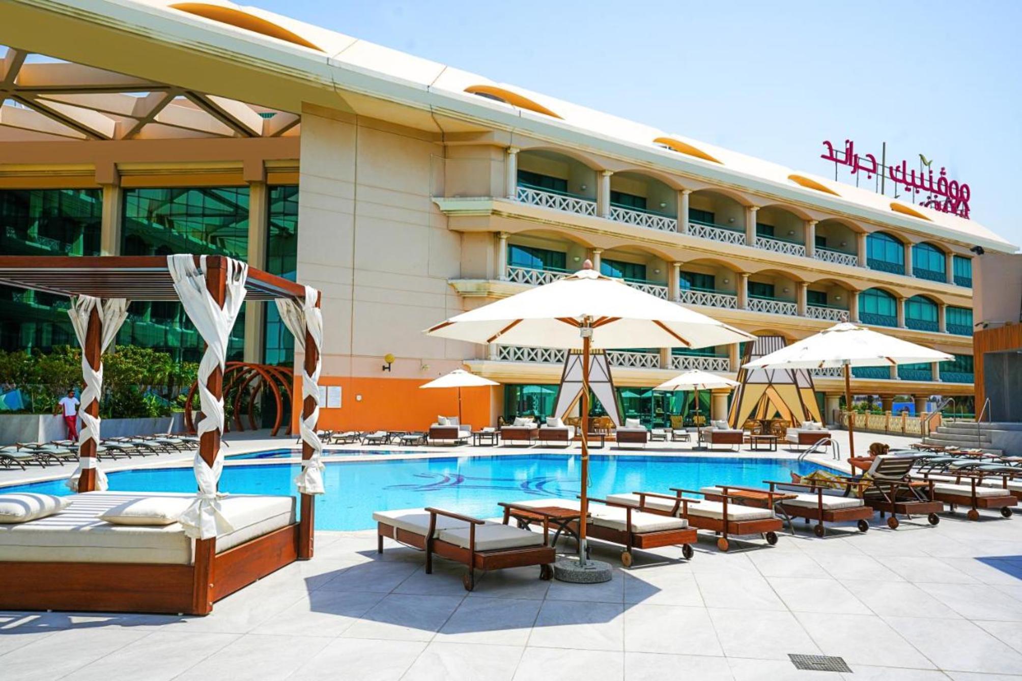 Mövenpick Grand Al Bustan 1