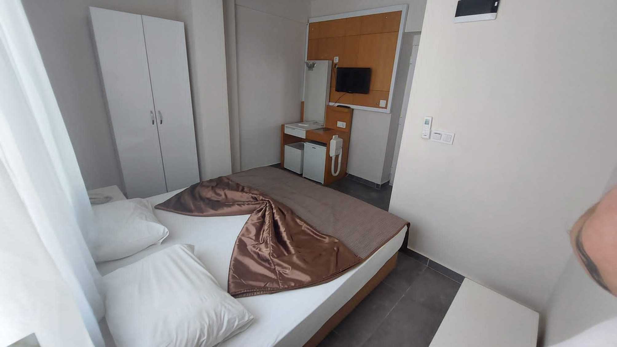 Economy Room