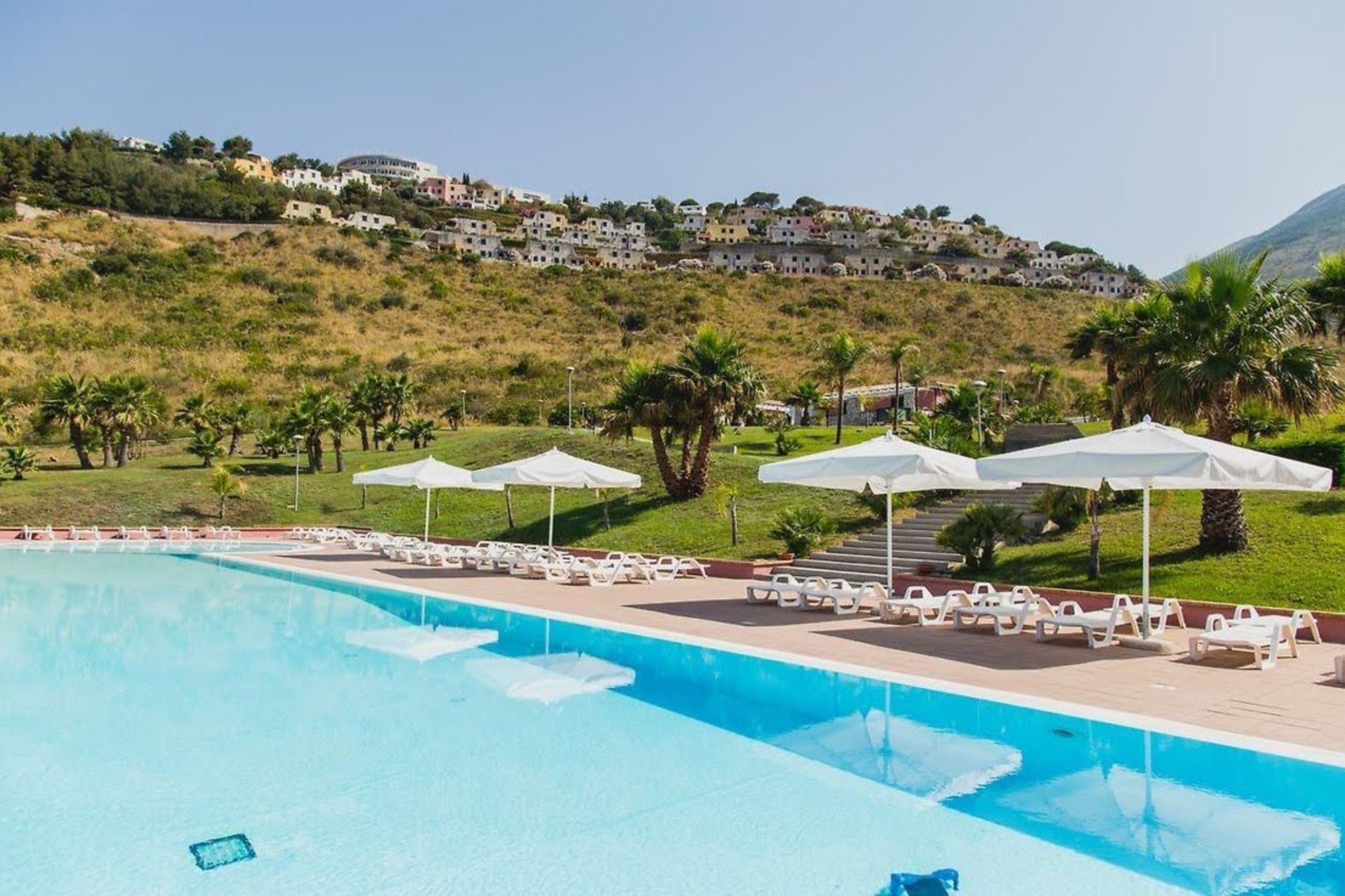 Nelema Beach Arco Magno Resort 2
