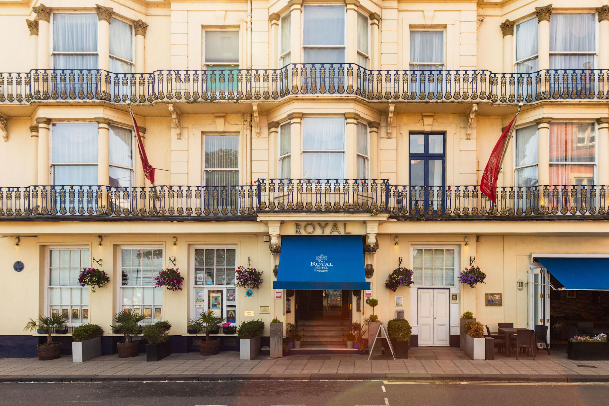 Royal Hotel 1